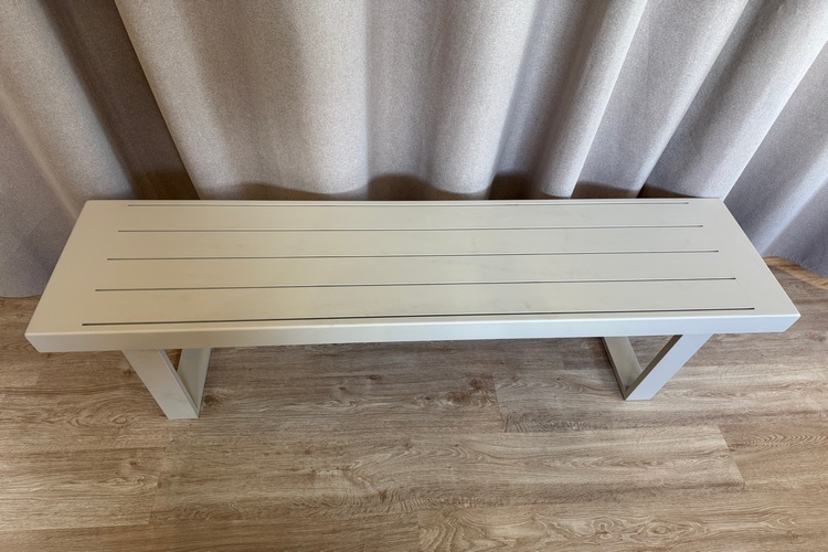 bench_gonzo